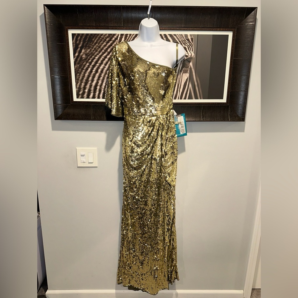 NWT Mac Duggal Embellished Cap Sleeve Cowl Neck Trumpet Gown